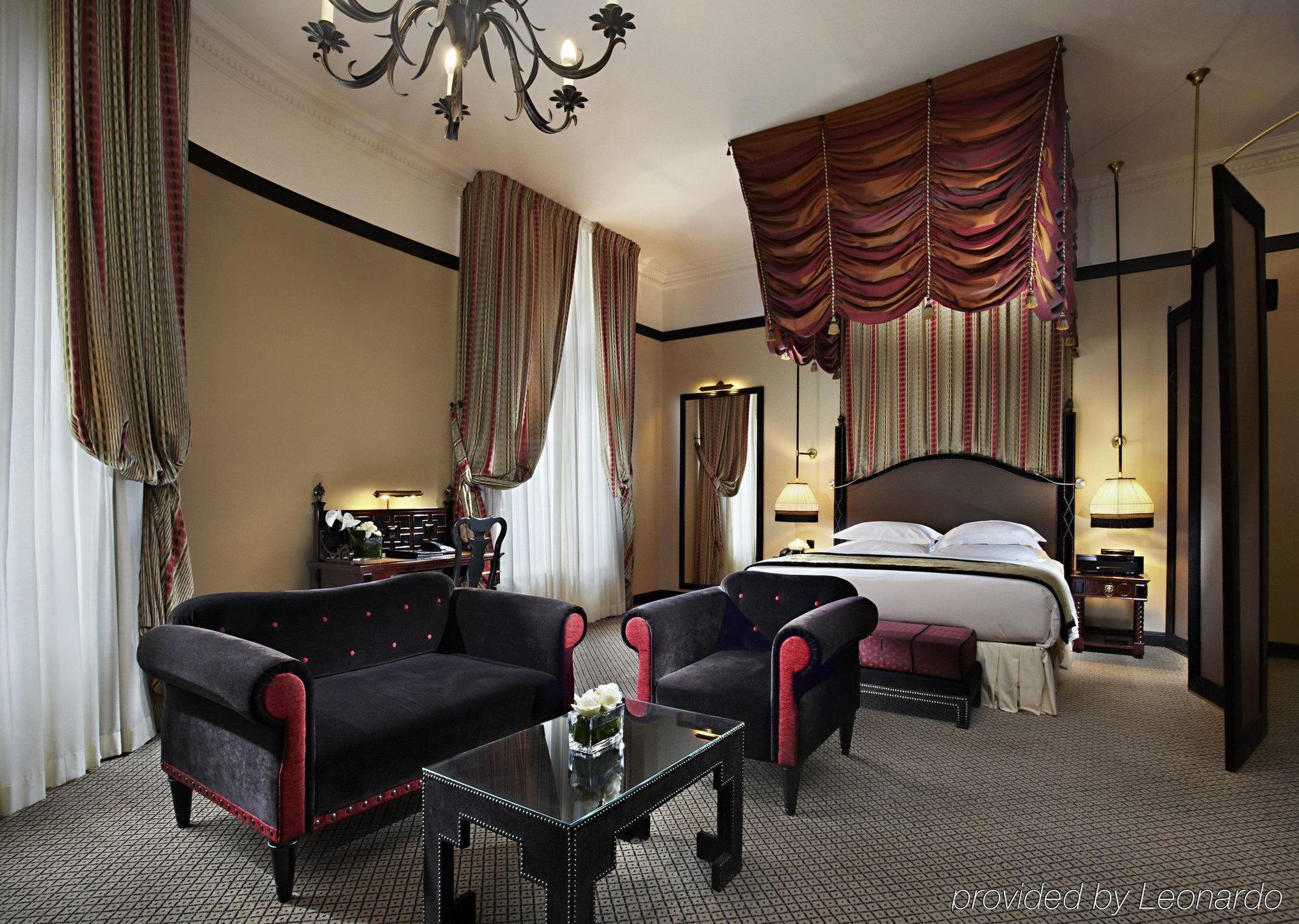 Hotel Des Indes 5*