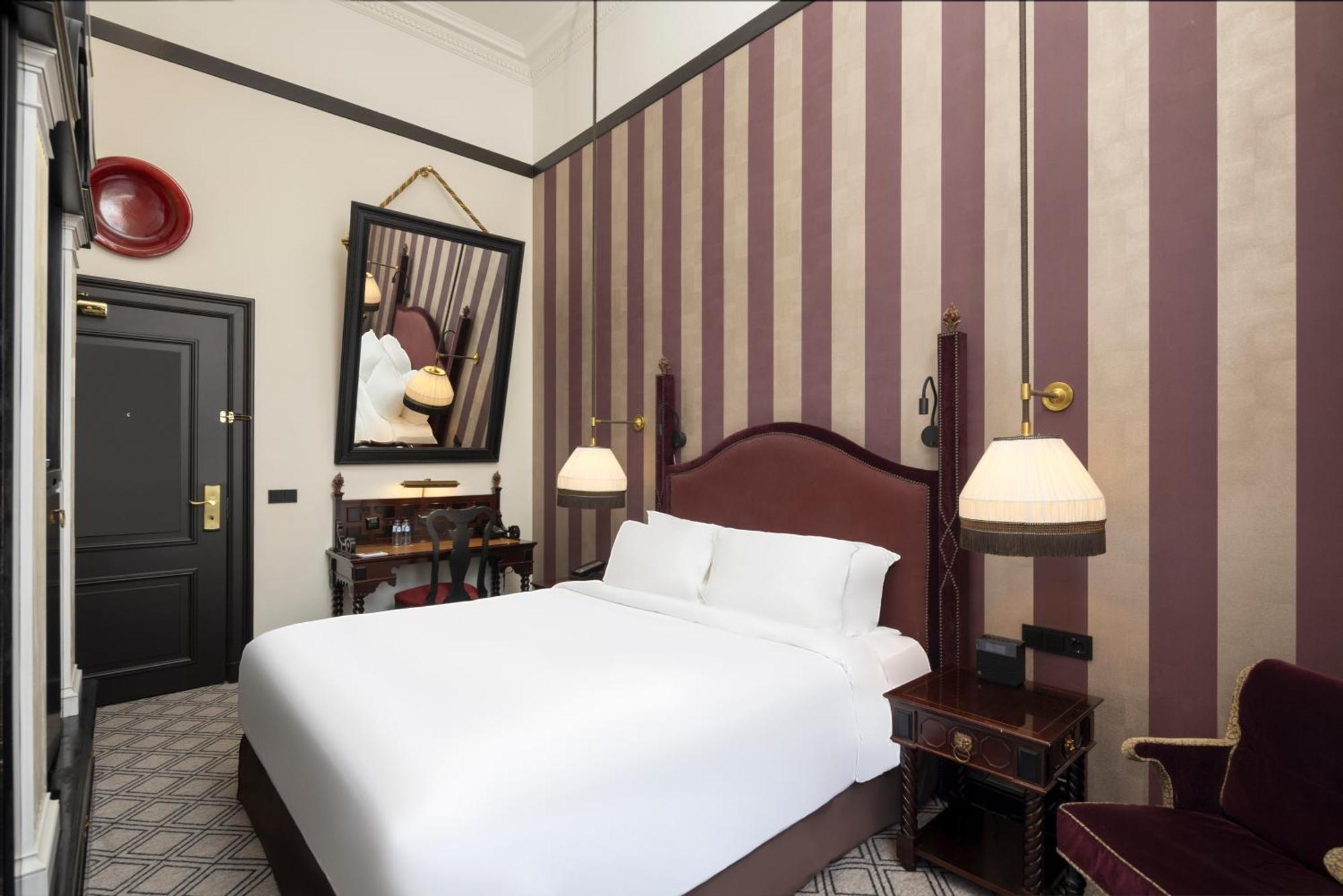Hotel Des Indes - The Leading Hotels Of The World 5*